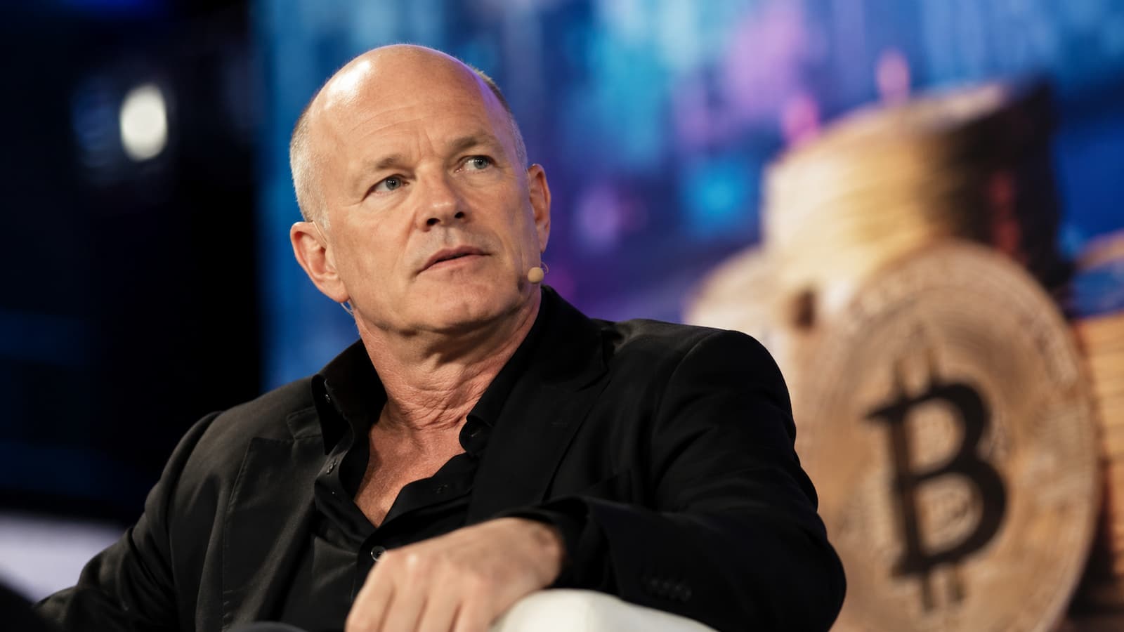 Mike Novogratz cuestiona la búsqueda de rentabilidades extremas en el mercado cripto.