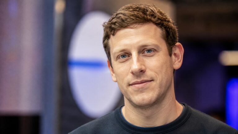 Retrato de Jesse Pollak creador de Base y responsable de la red de capa 2 de Coinbase.